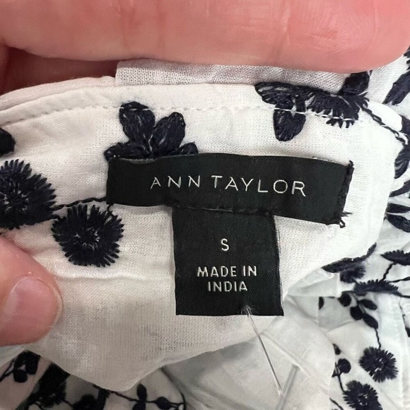 Ann Taylor White Blue Embroidered Ruffle Top Belted Knee Length Summer Dress S - Picture 4 of 11